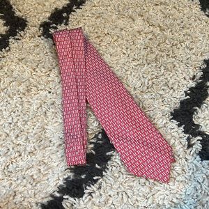 Vineyard Vines Custom Collection Pink “H” Tie